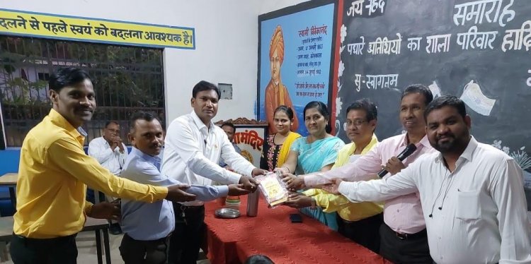विकास खंड स्तरीय कबाड़ से जुगाड़ प्रतियोगिता में दीपक ध्रुवंशी को मिला प्रथम पुरस्कार