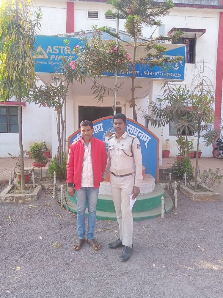 अभनपुर में अवैध शराब बेचते एक आरोपी गिरफ्तार,48 पौव्वा देशी शराब जप्त।