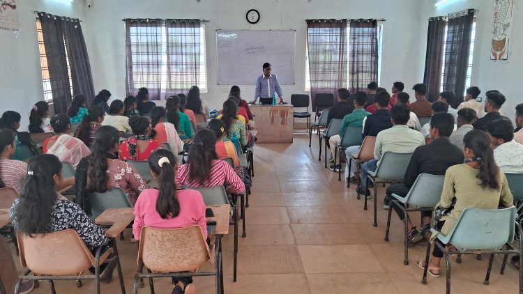 चिन्मय फाऊंडेशन में निबंध व भाषण के माध्यम से दिया गया मतदाता जागरूकता अभियान का संदेश