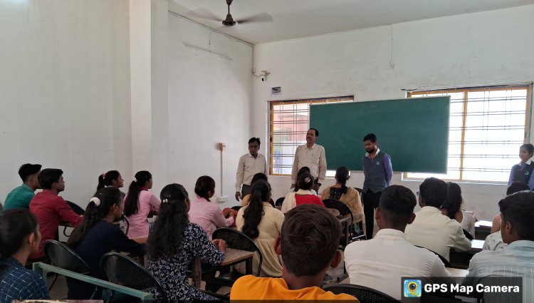 जिला कौशल विकास प्राधिकरण के प्रमुख ने प्रशिक्षणार्थी को करियर को लेकर मार्गदर्शन कराया l
